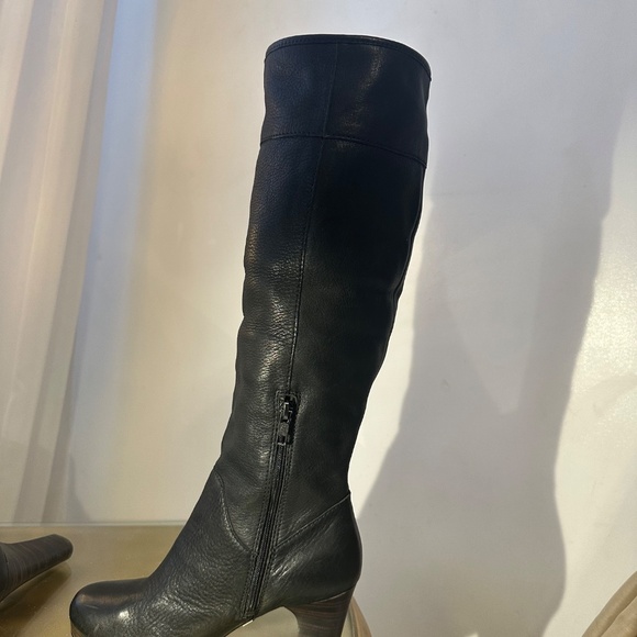 Black Leather High Heel Boots with Fold-Over Fur Cuff – Size 6.5 - Picture 3 of 4